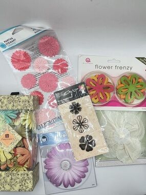 Craft/Scrapbooking Assorted Floral Embellishments Lot